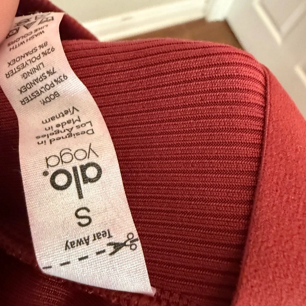 ALO Yoga Deep Burgundy Ribbed Cropped Sports Tank